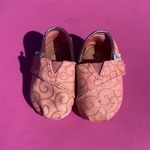 Toms shows